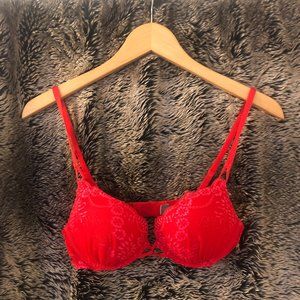 Victoria's Secret Plunge Push Up Bra, Size 32B